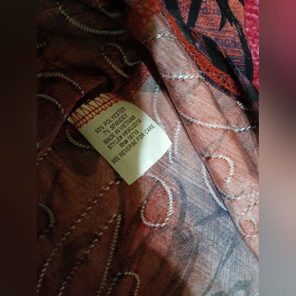 NOTATIONS Floral Embossed Pleated Blouse 2X - Picture 5 of 5